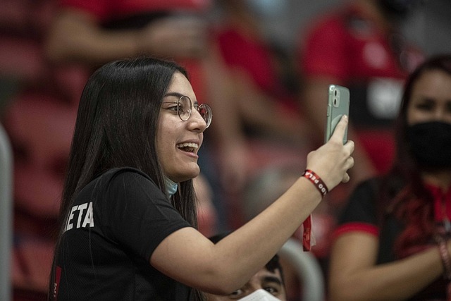 以微弱优势 以微弱优势