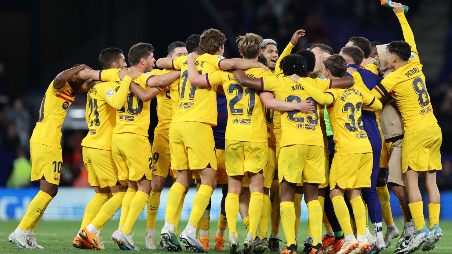 態度軟弱 態度軟弱